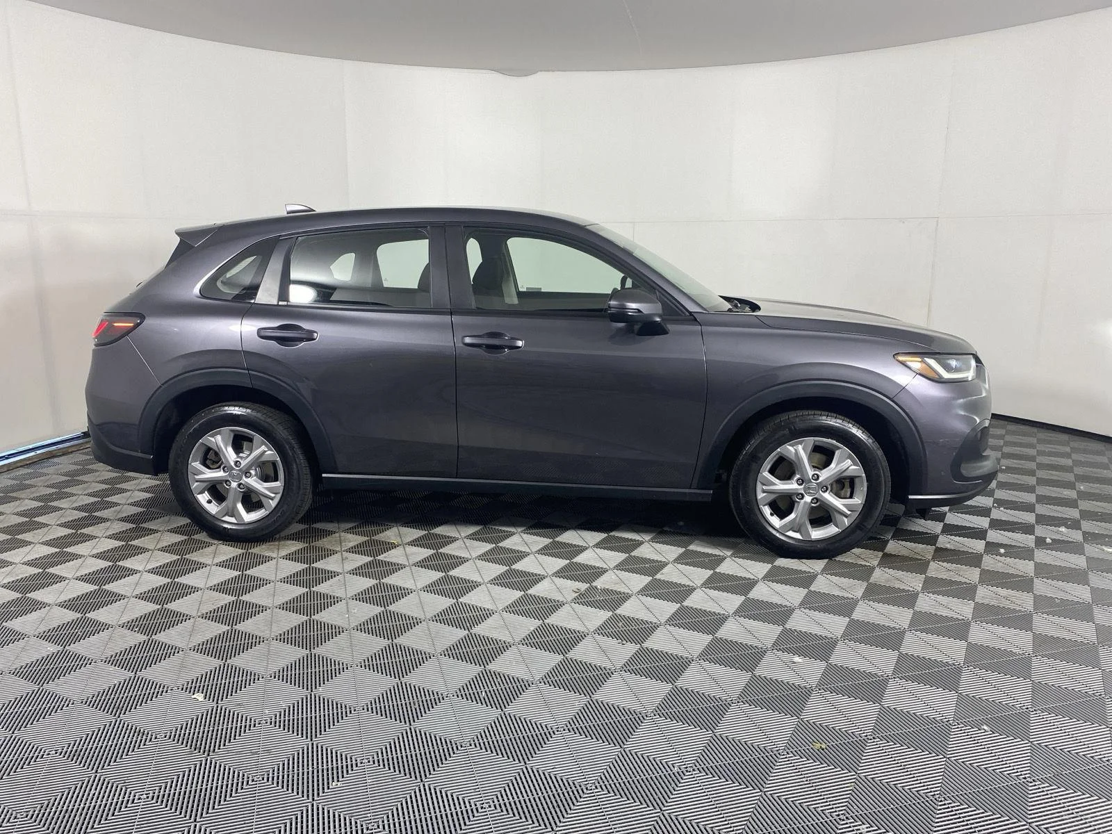 Used 2023 Modern Steel Metallic Honda LX image 10