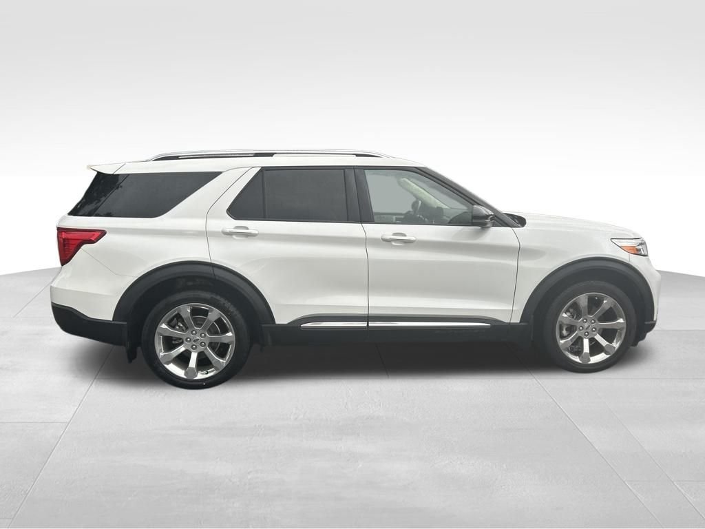 2020 Ford Explorer Platinum photo 2