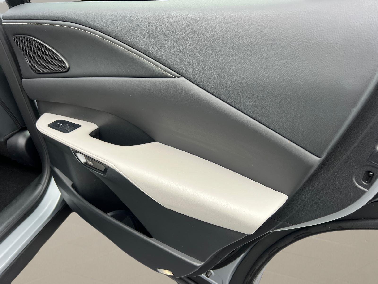 2023 Lexus RX 350 - Photo 17