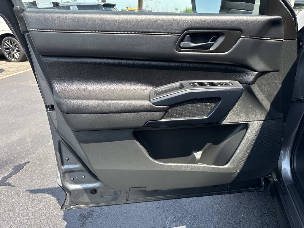 Used 2025 Gray Nissan S image 19