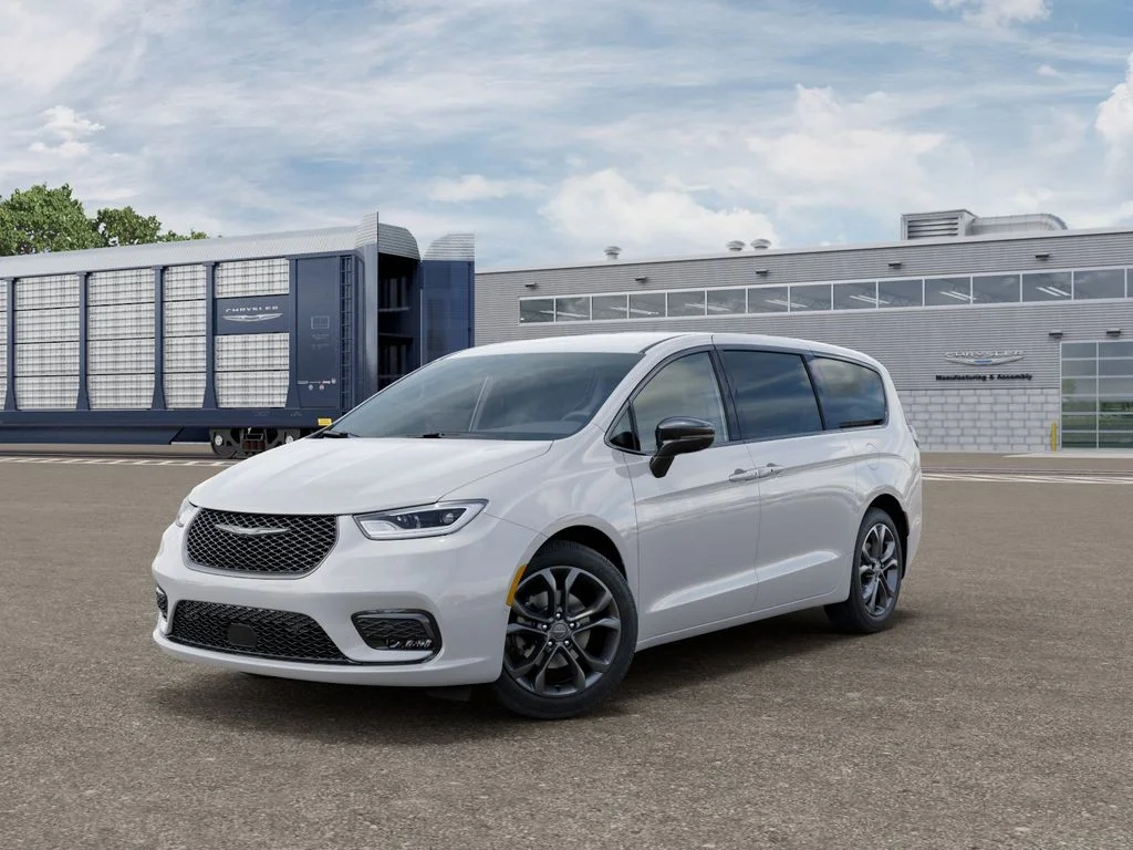 2026 Chrysler Pacifica Select's photo