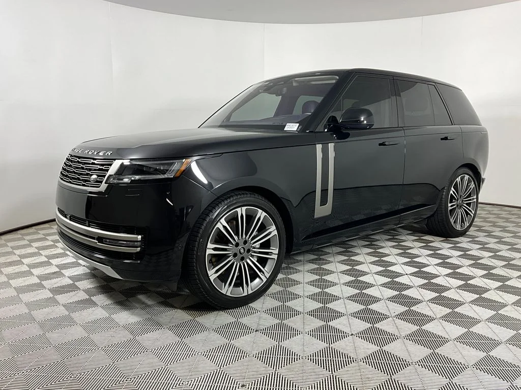 2023 Land Rover Range Rover 3.0 SE SWB's photo