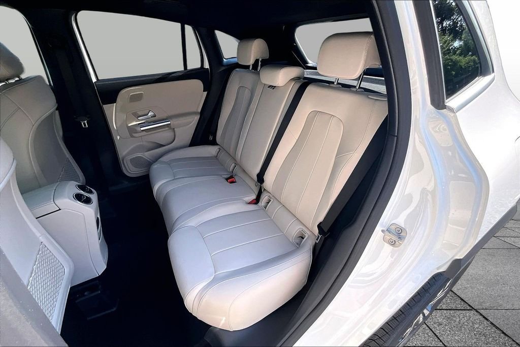 New 2026 White Mercedes-Benz GLA 250 image 11