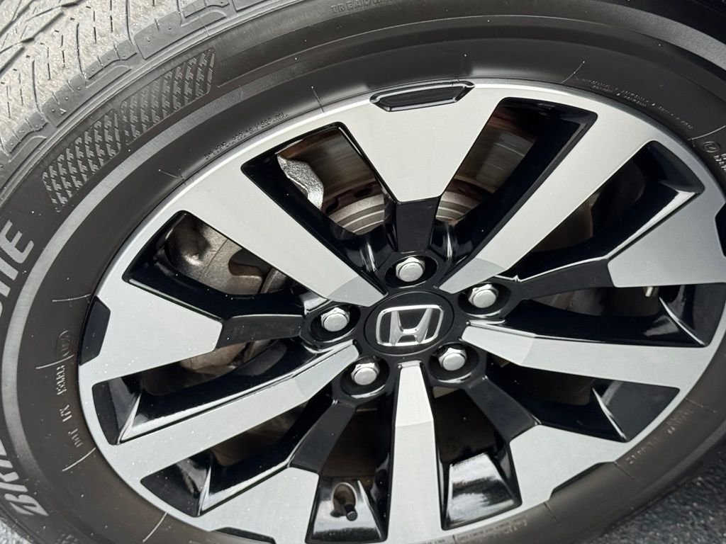 Used 2025 Black Honda EX-L image 8