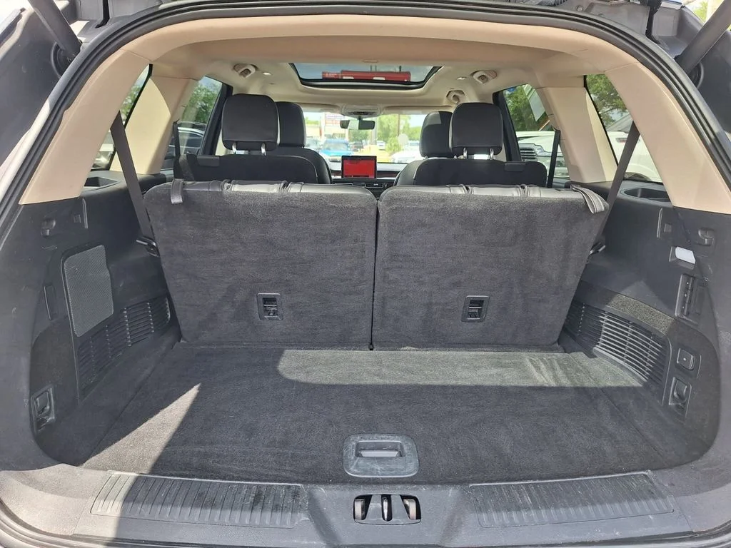 Used 2022 Black Lincoln Reserve image 27