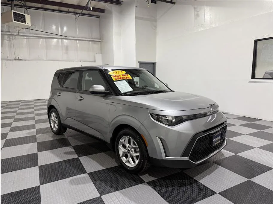 Used 2023 Steel Gray Kia LX image 2