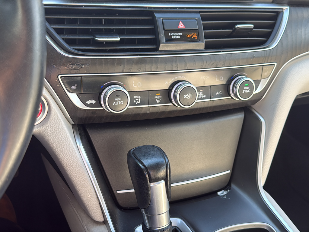Used 2020 White Honda EX-L image 21
