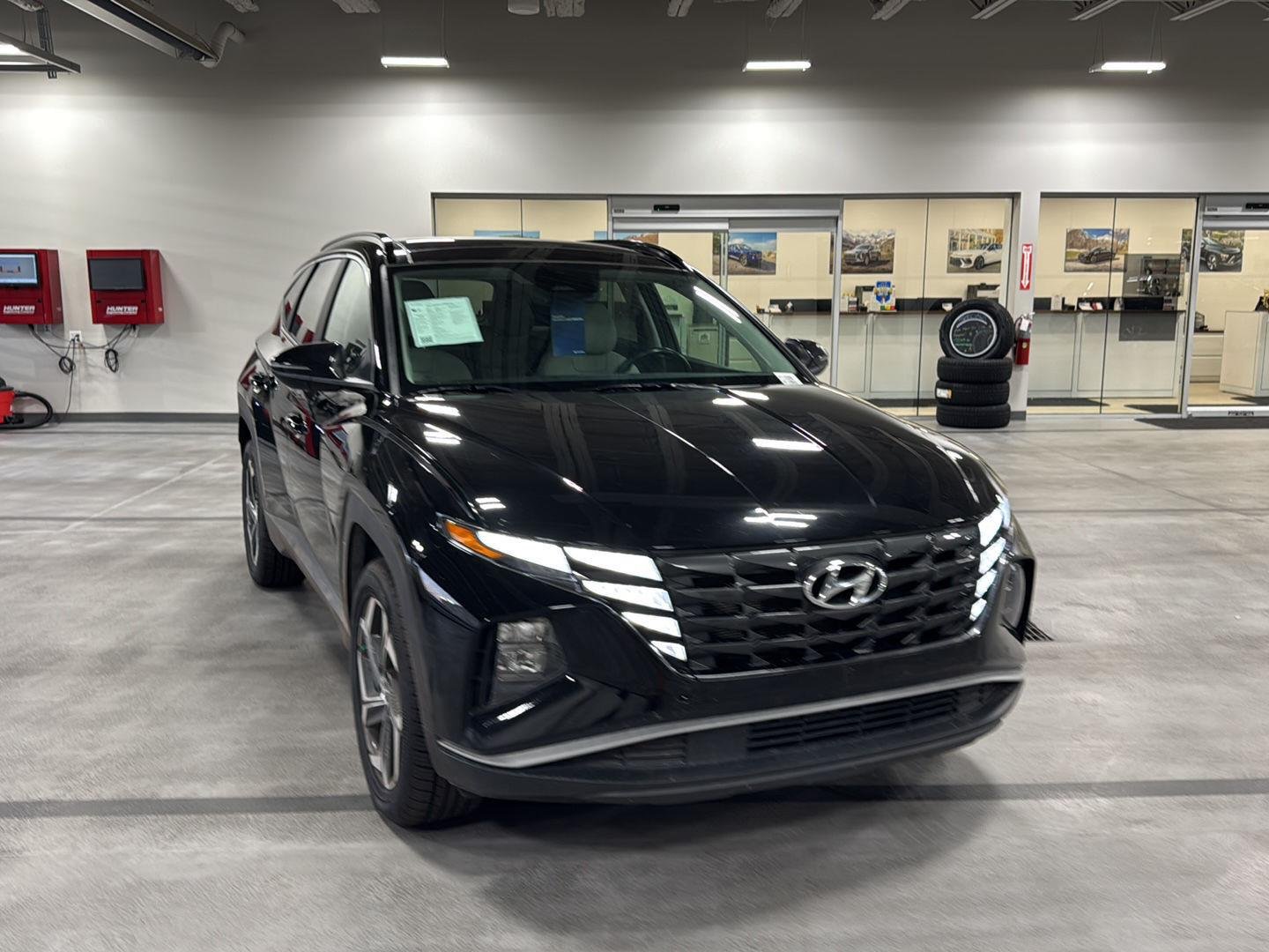 Certified Used 2024 Black Pearl Hyundai SEL Convenience image 12