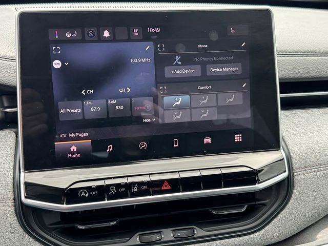 Used 2023 Black Jeep Latitude Lux image 18