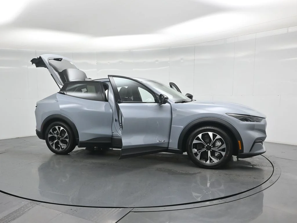 New 2026 Gray Ford Select image 30