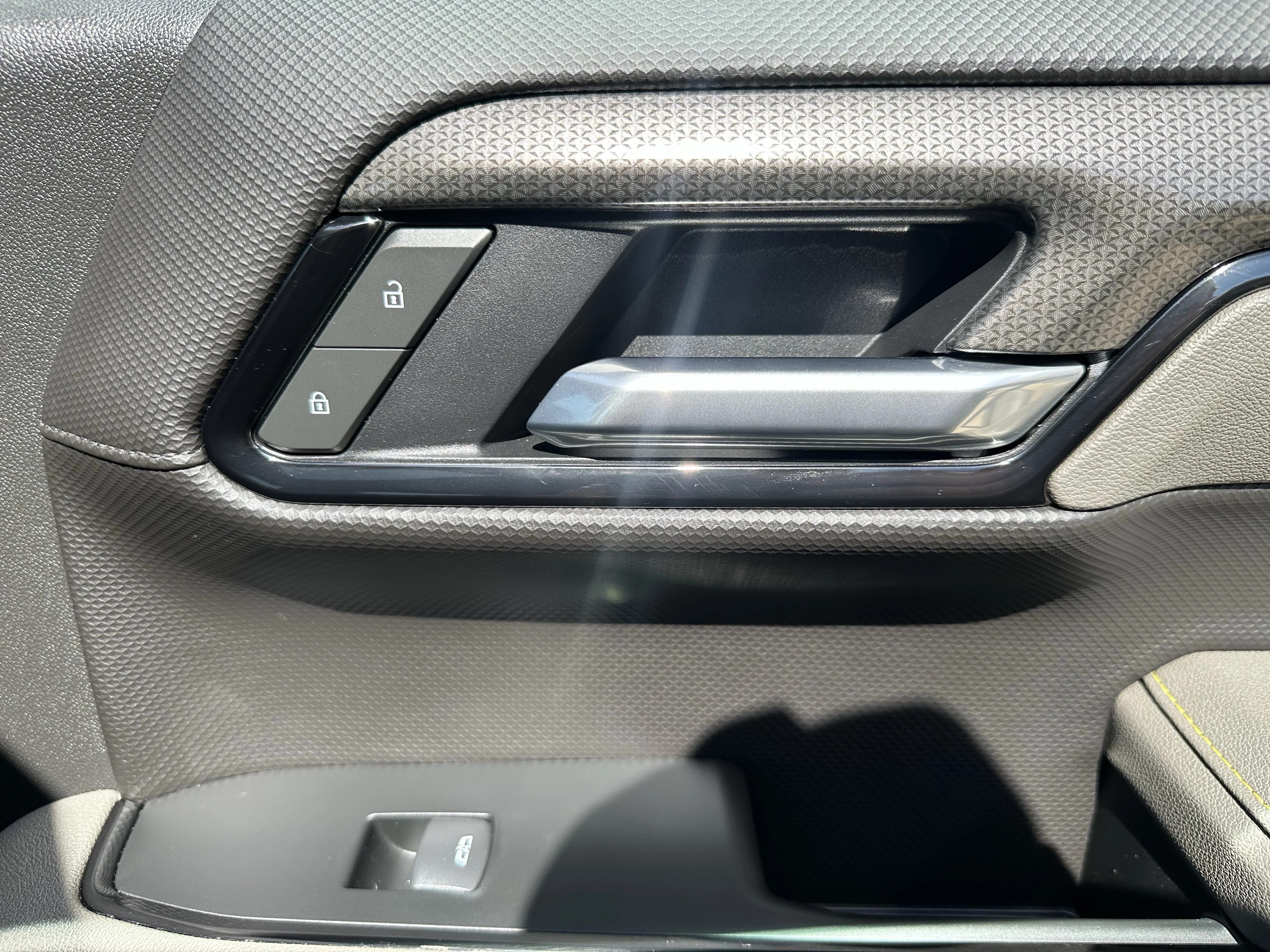 Certified Used 2025  Chevrolet ZR2 image 21