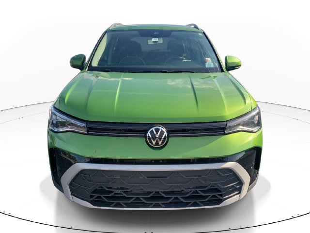 Used 2025 Green Volkswagen 1.5T SE image 1