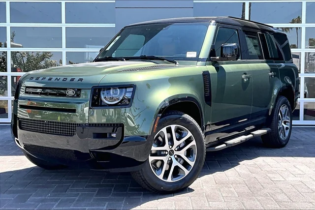 2026 Land Rover Defender 130 X-Dynamic SE