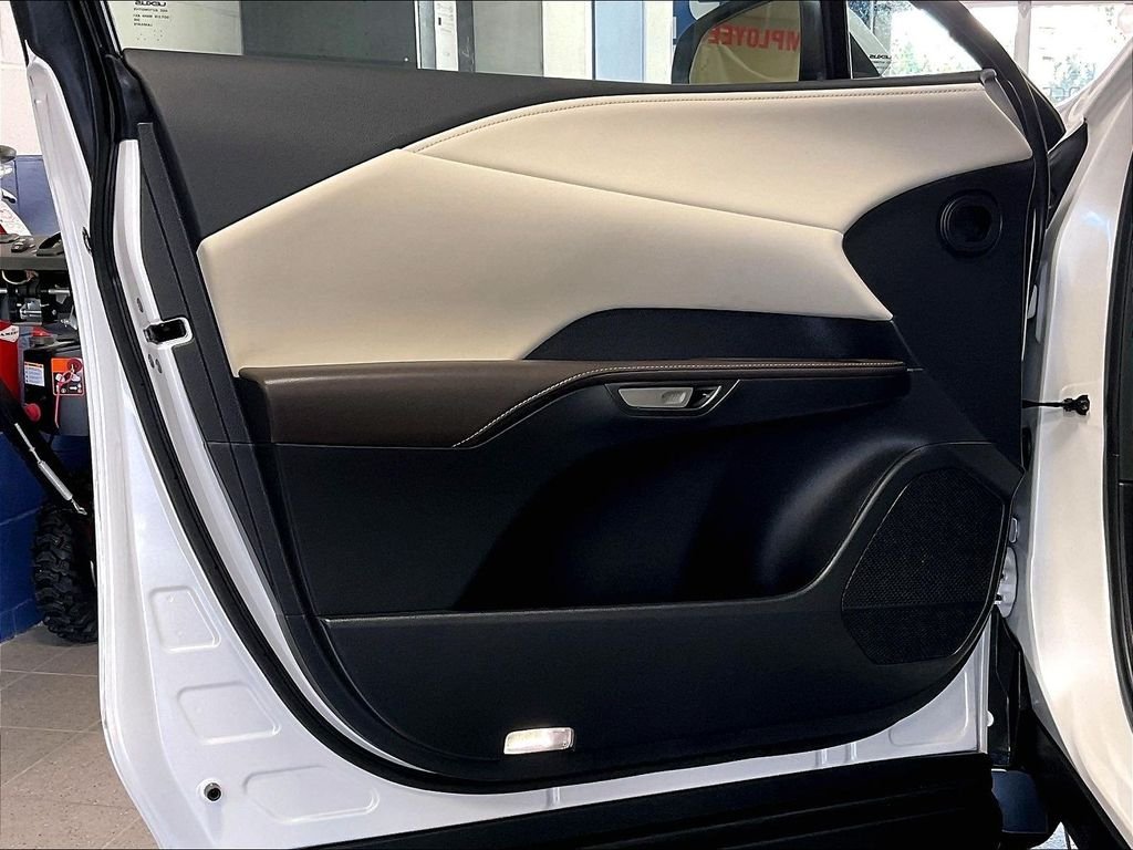 Used 2024 White Lexus 350 Premium image 9