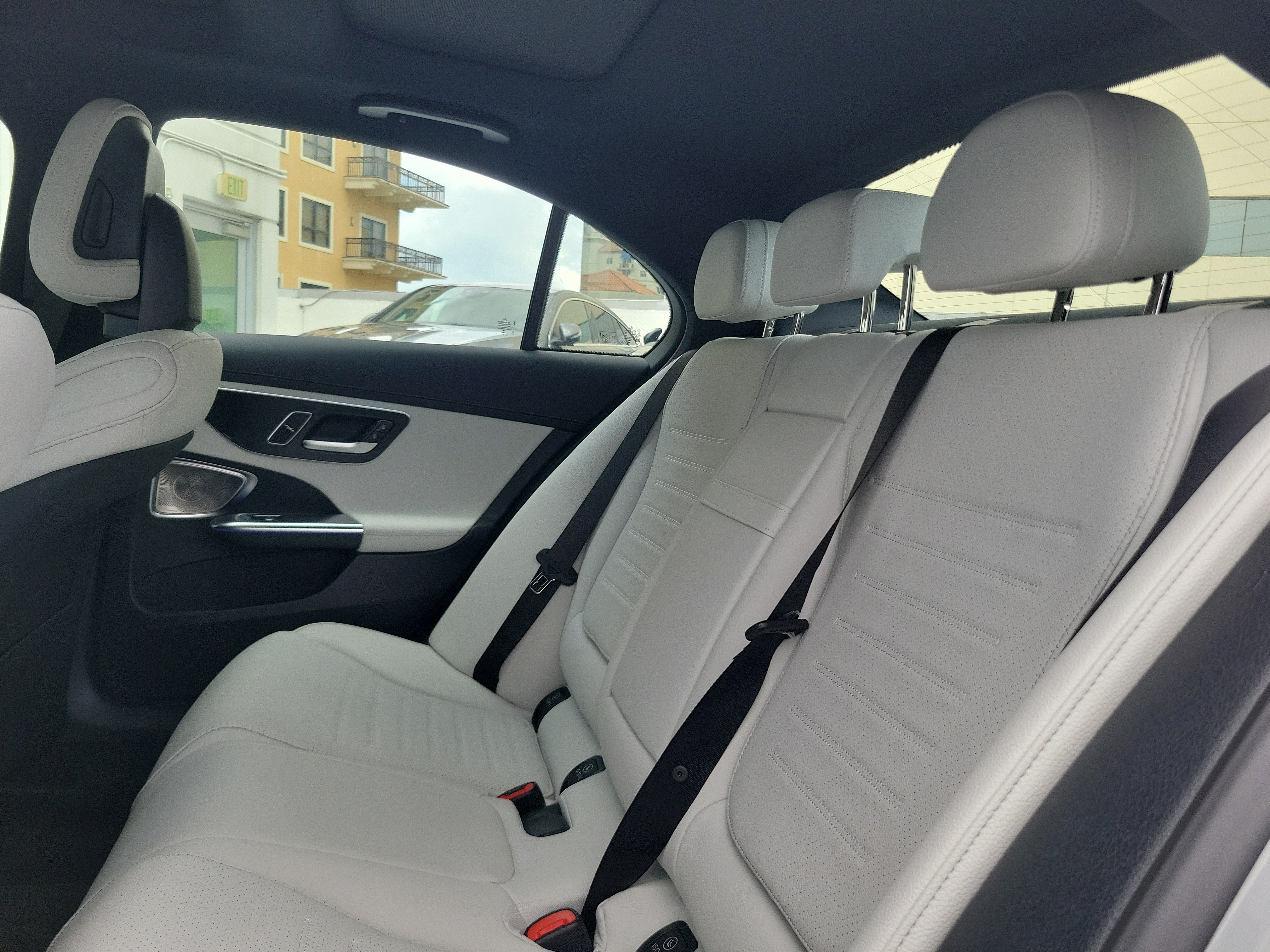 New 2026 MANUFAKTUR Alpine Grey Mercedes-Benz C 300 image 10