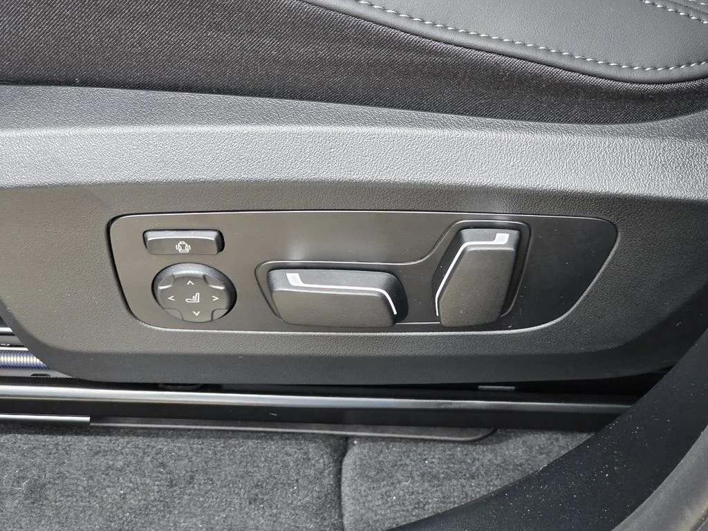 Used 2026 Black BMW 30 xDrive image 18