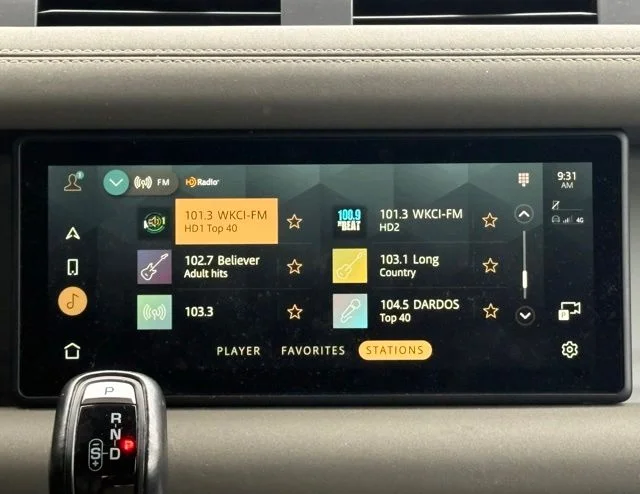 Certified Used 2023 Green Land Rover S image 22