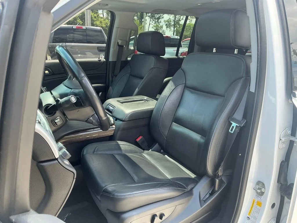 Used 2020 White GMC SLT image 34