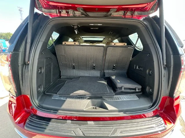 Used 2022 Red Chevrolet Premier image 37