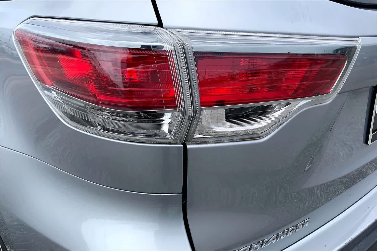 Used 2016 Silver Sky Metallic Toyota LE image 28