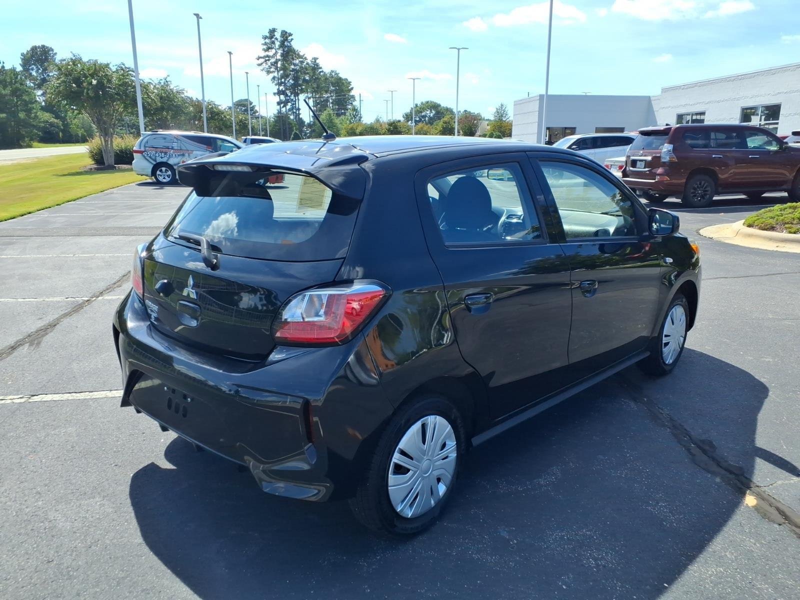 Used 2024  MITSUBISHI  image 2