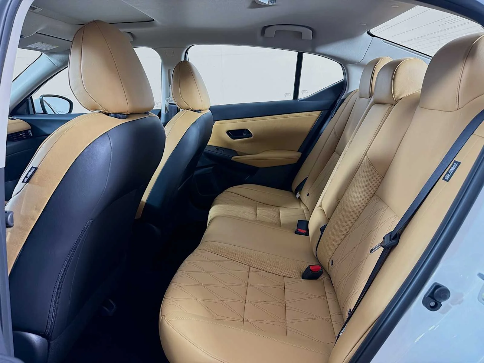 Certified Used 2025 Aspen White Tricoat Nissan SV image 22