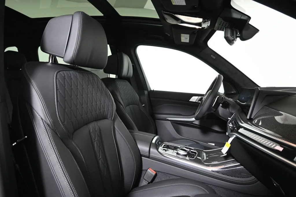 Used 2027 Gray BMW M60i image 35