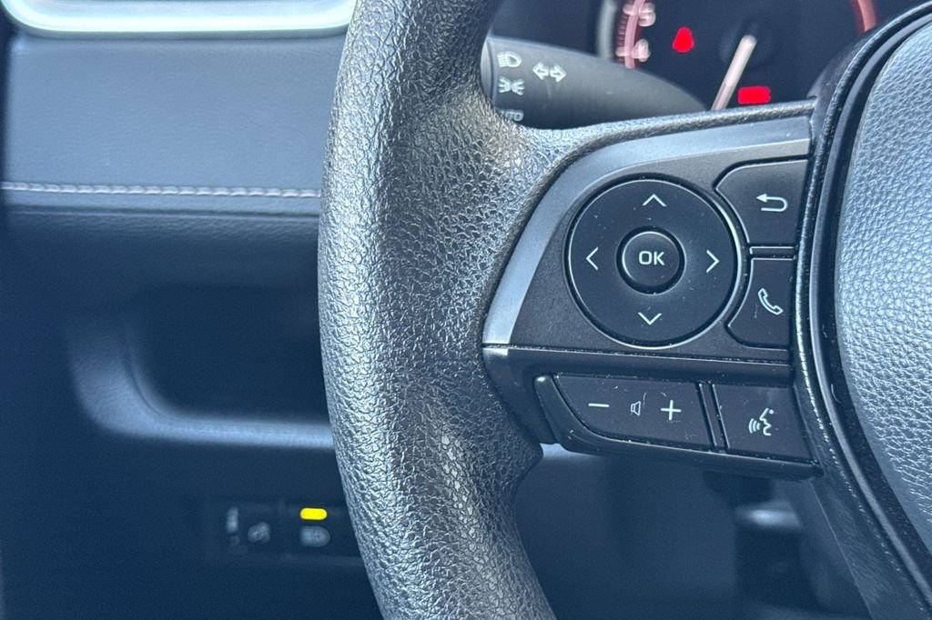 Used 2025 White Toyota XLE image 29