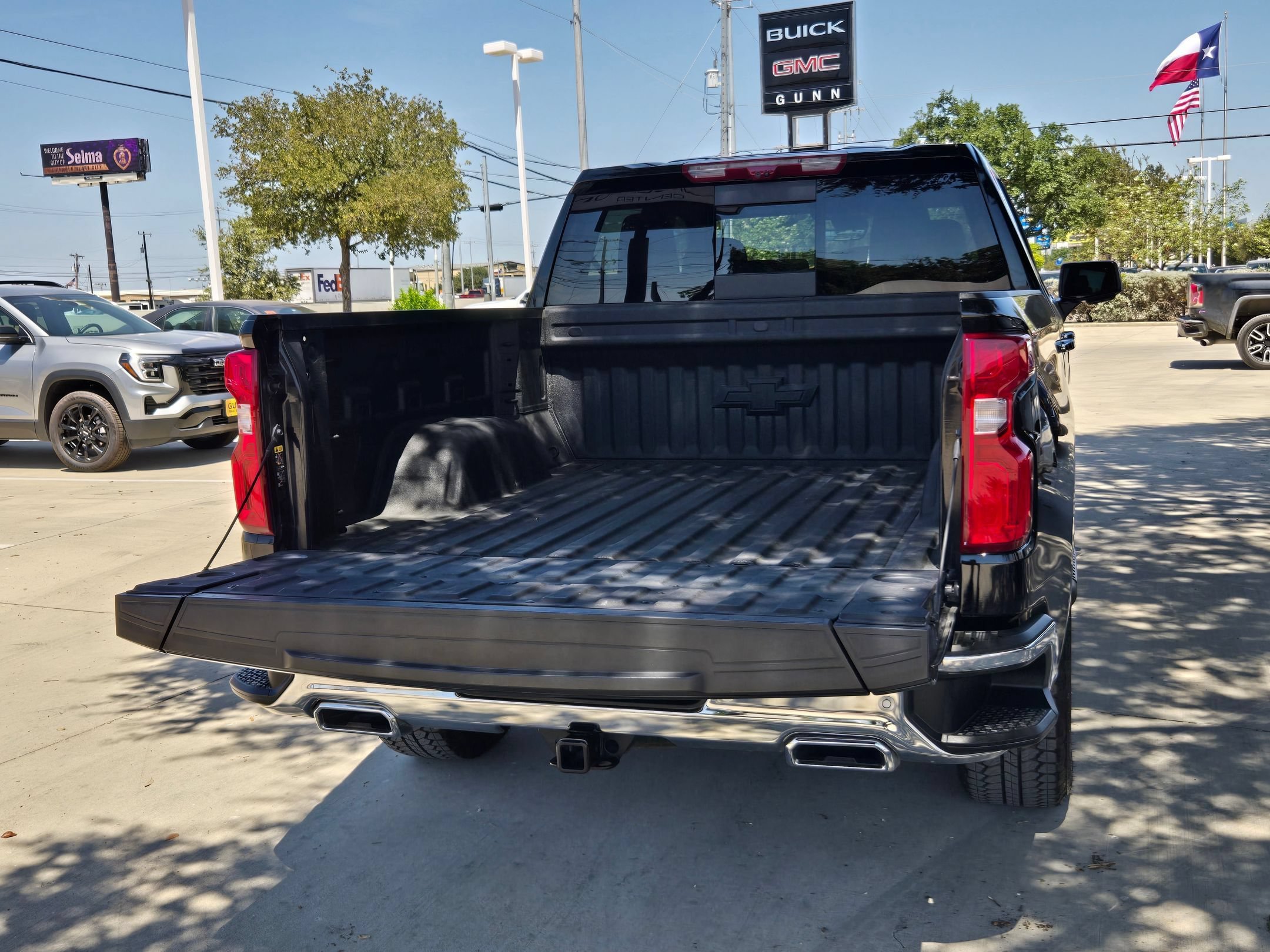 2025 Chevrolet Silverado 1500 LTZ - Photo 26