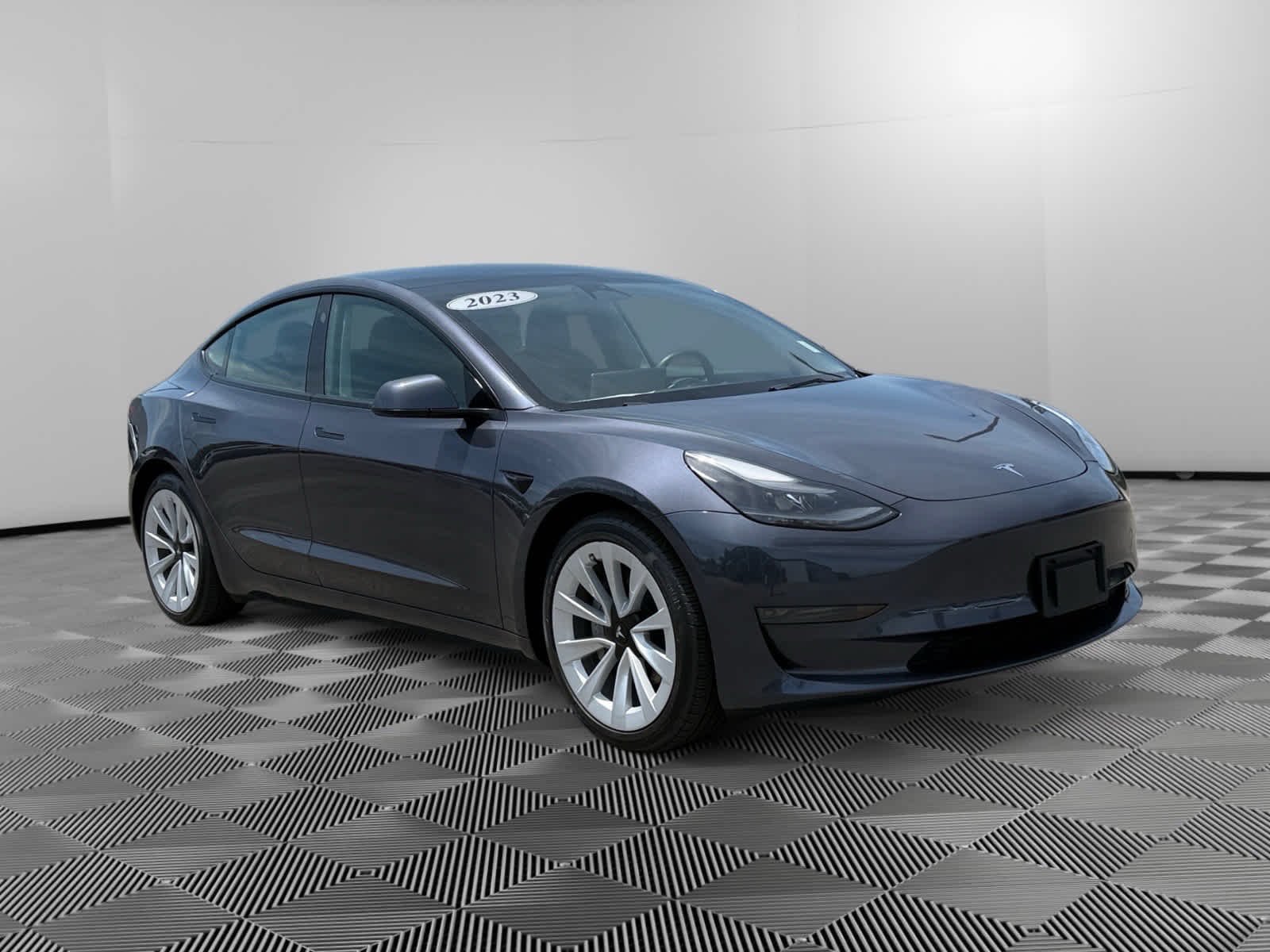 Used 2023 Midnight Silver Metallic Tesla  image 7