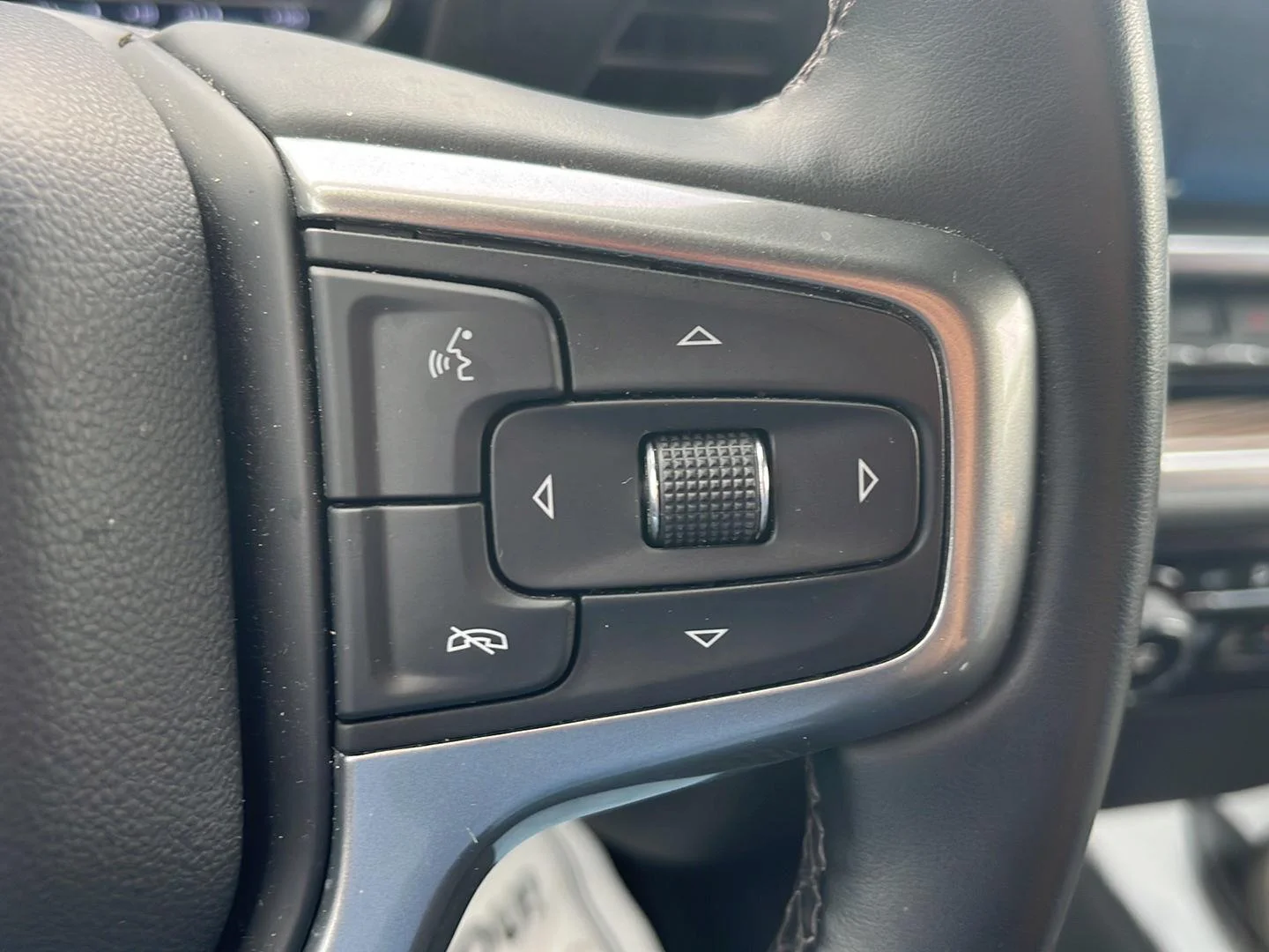 Used 2025 Black Chevrolet RST image 14