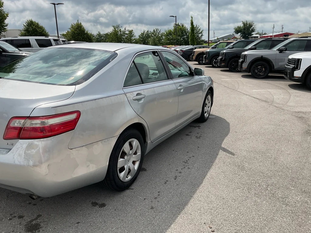 Used 2007 Titanium Metallic Toyota LE image 8