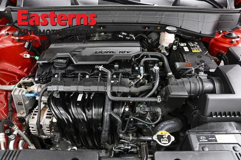 Used 2025 Red Hyundai SEL image 9