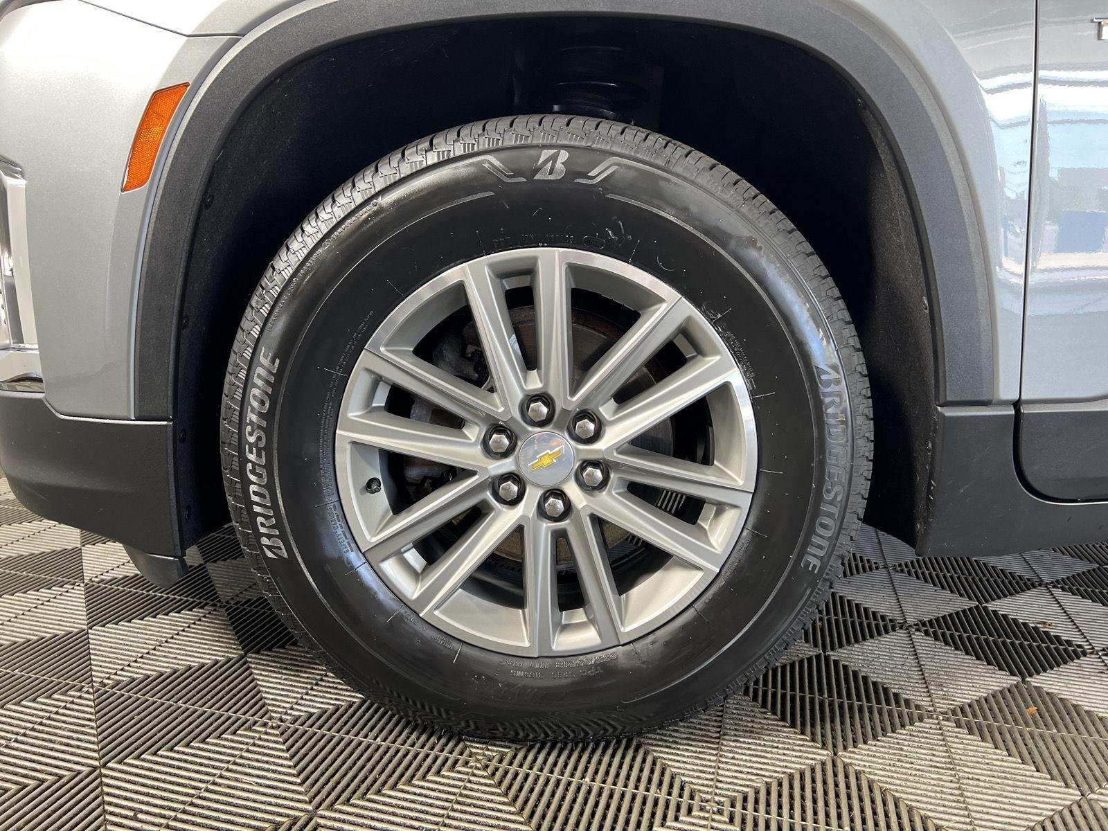 Used 2023 Sterling Gray Metallic Chevrolet LT Cloth image 19
