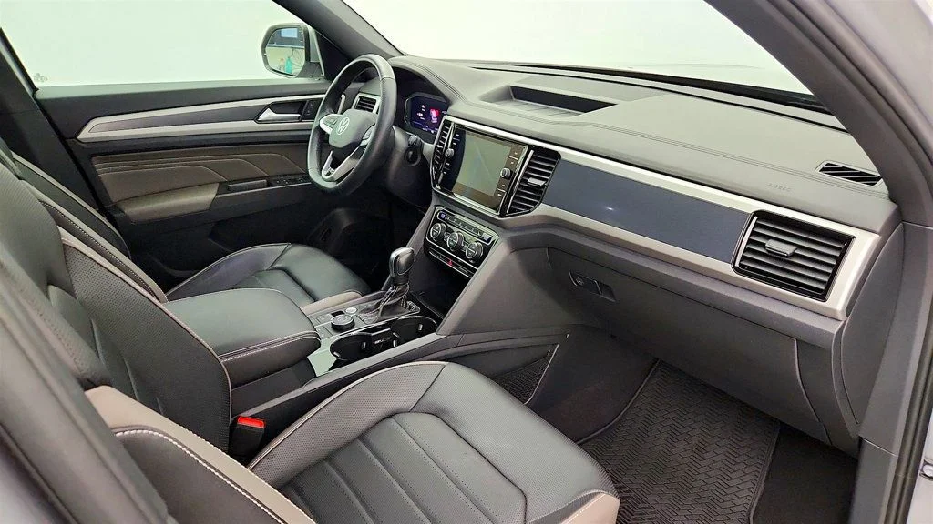 Used 2023 Pyrite Silver Metallic Volkswagen 3.6L V6 SEL Premium R-Line 4MOTION image 25