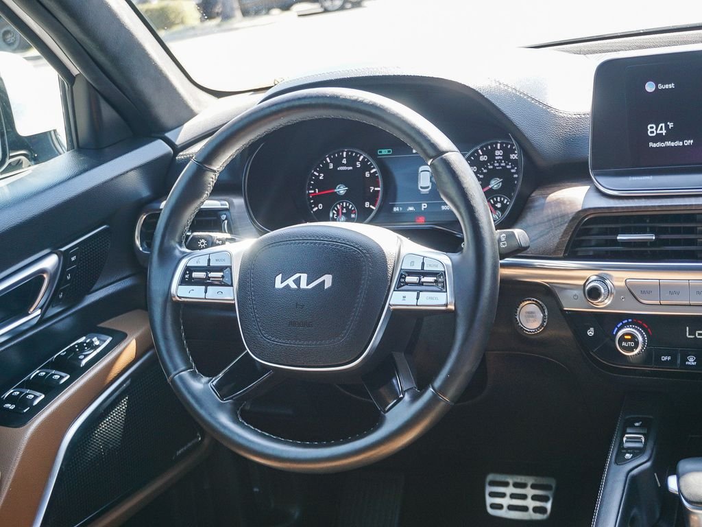 Certified Used 2022 White Kia SX image 17