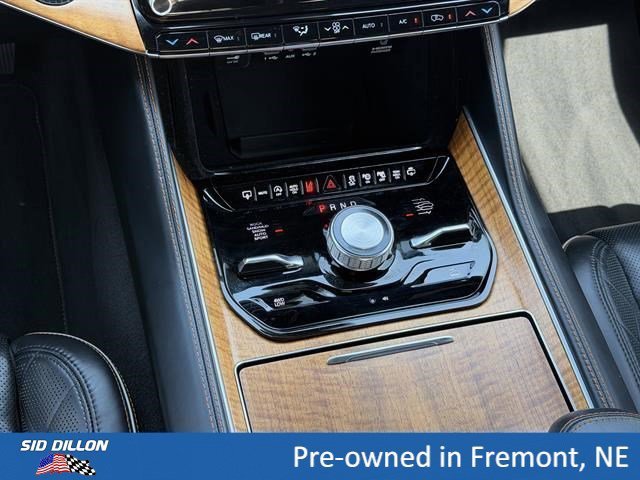 Used 2023 Diamond Black Crystal Pearlcoat Jeep Series III image 13