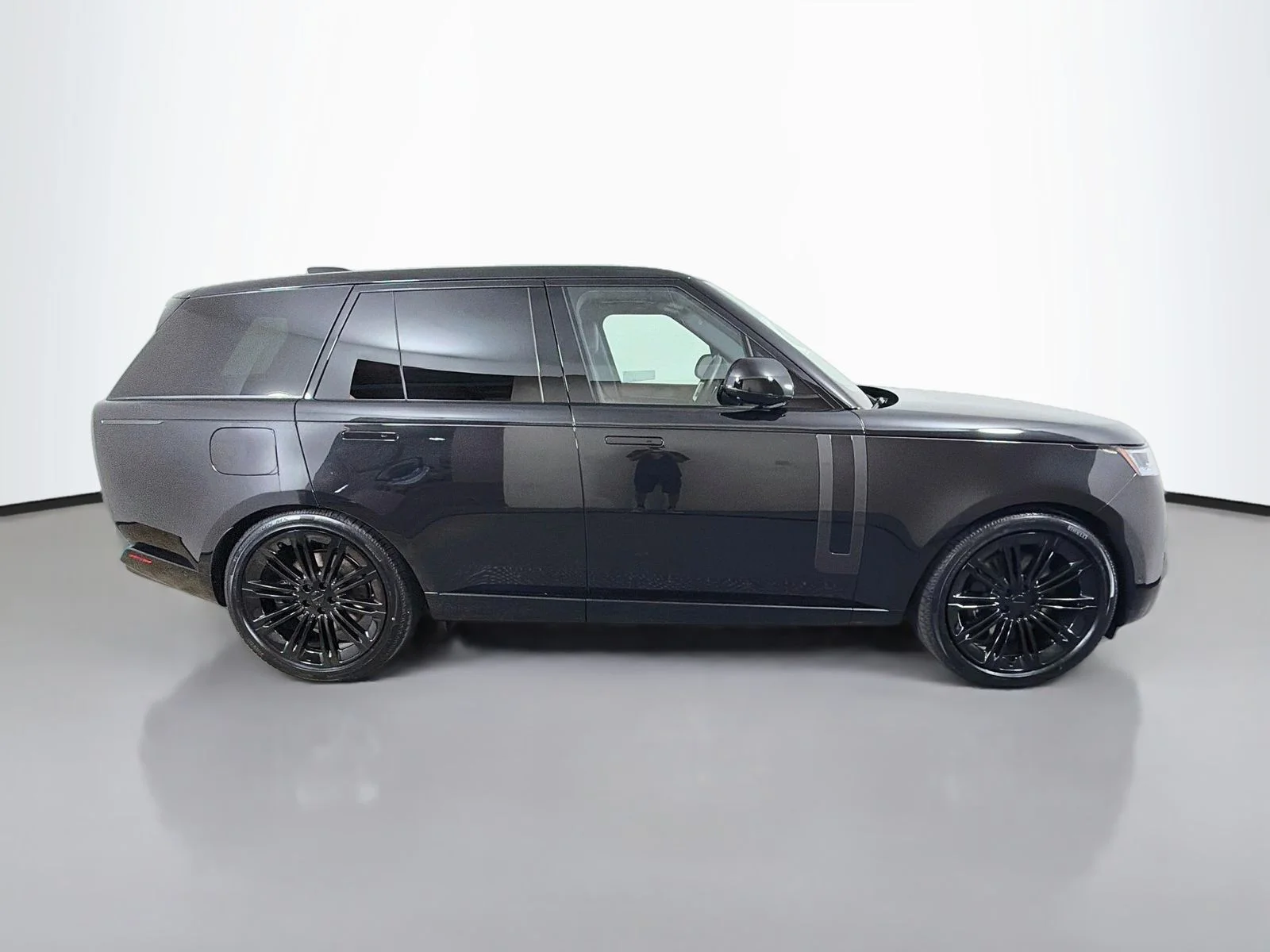 New 2026 Santorini Black Land Rover SE image 6
