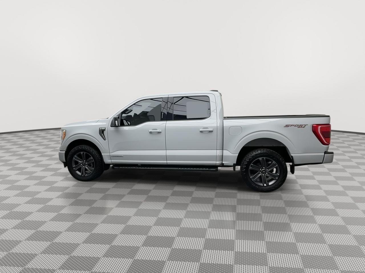 Used 2023 Avalanche Gray Ford XLT image 41