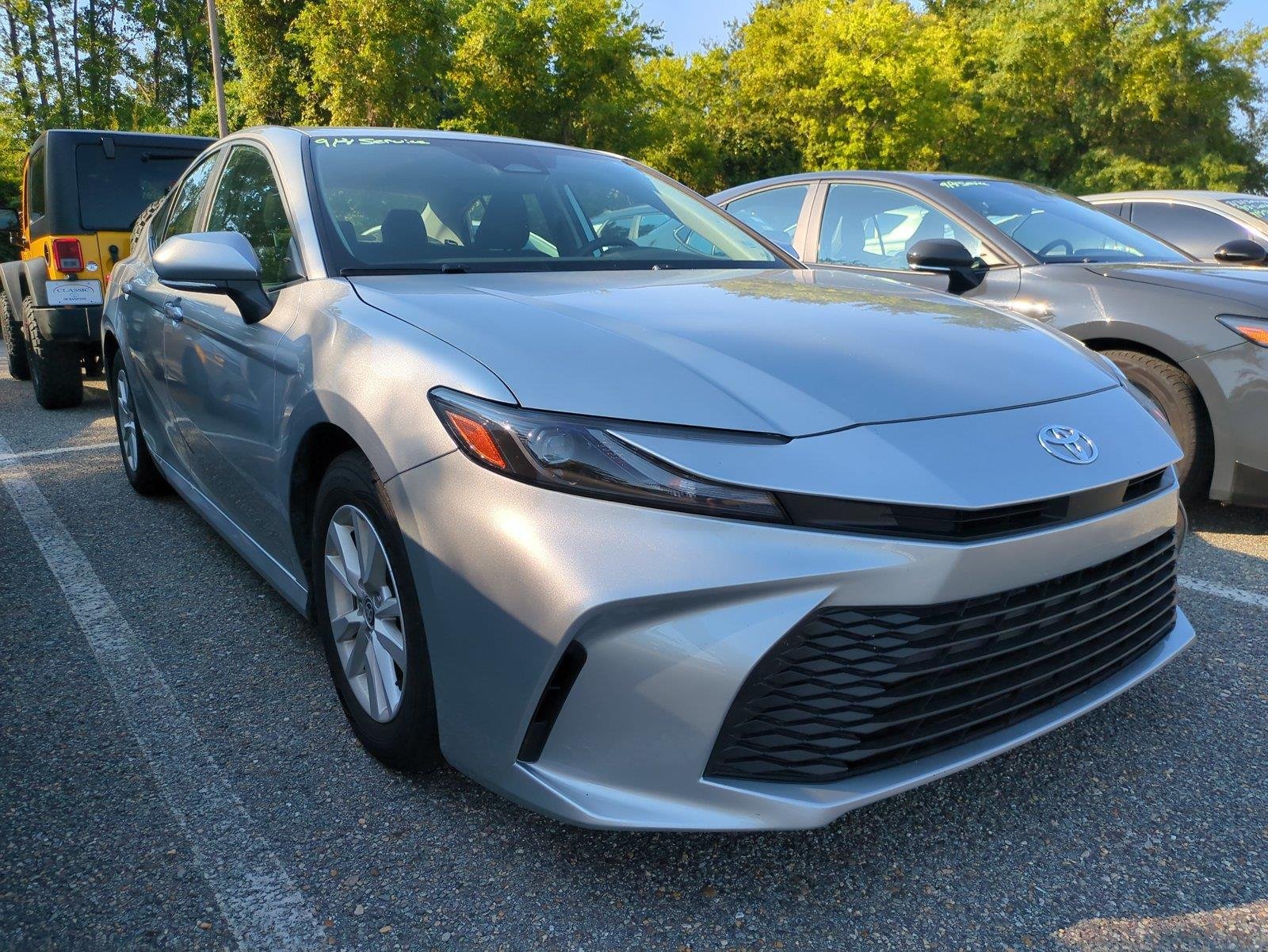 Used 2025  Toyota SE image 2
