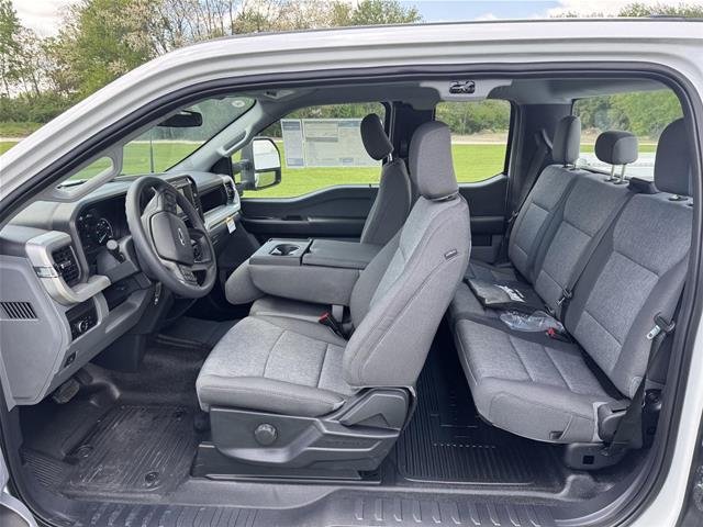 New 2026 Oxford White Ford F-350® XL image 27