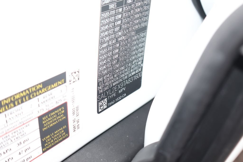 New 2026 Fuji White Land Rover Dynamic SE image 27
