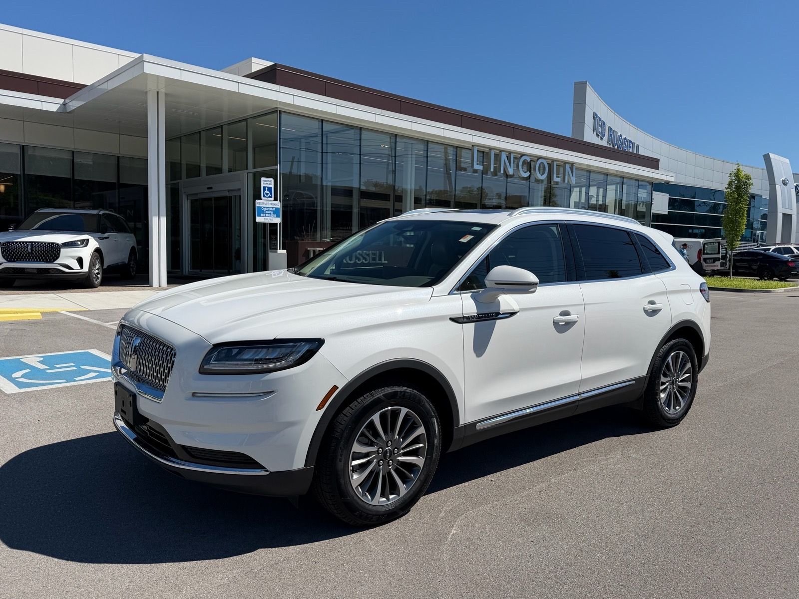 2023 Lincoln Nautilus Reserve FWD's photo