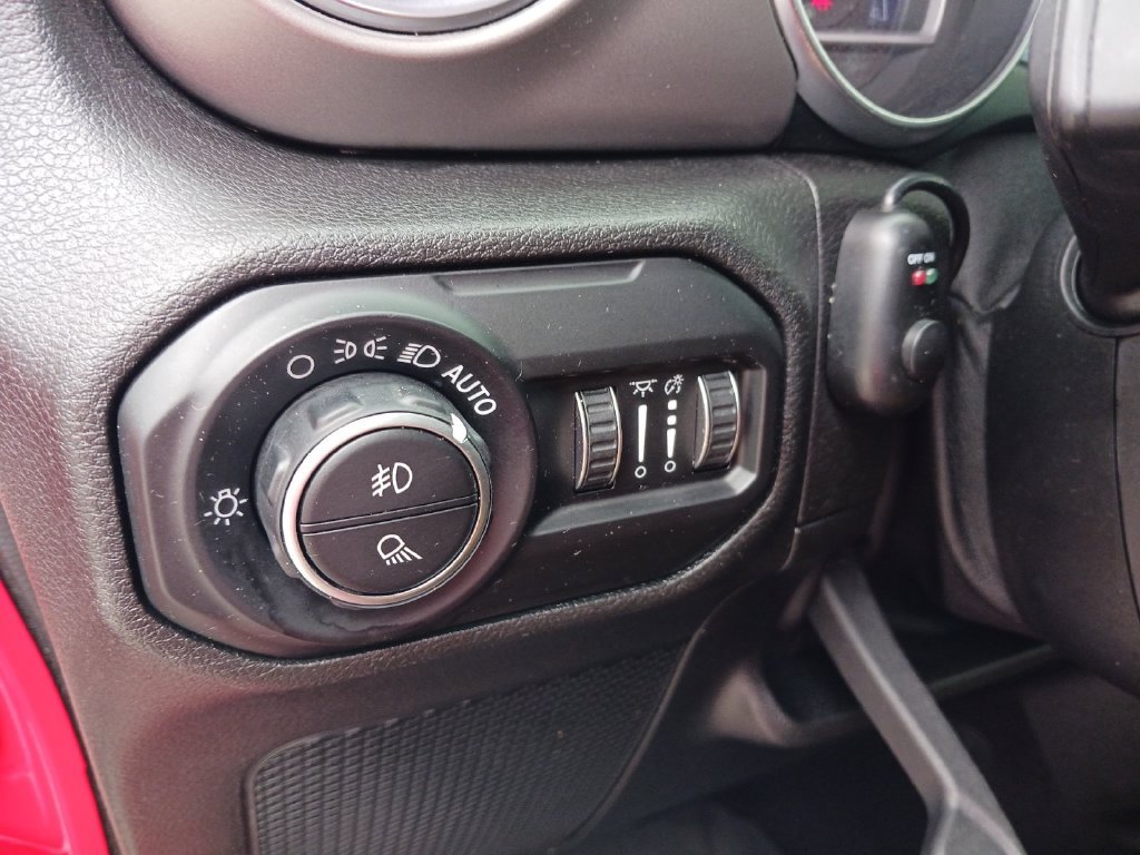 Used 2020 Red Jeep Rubicon image 39