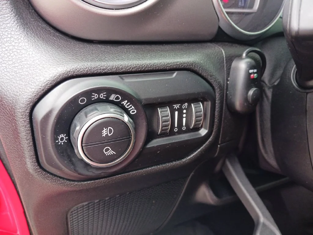 Used 2020 Red Jeep Rubicon image 39