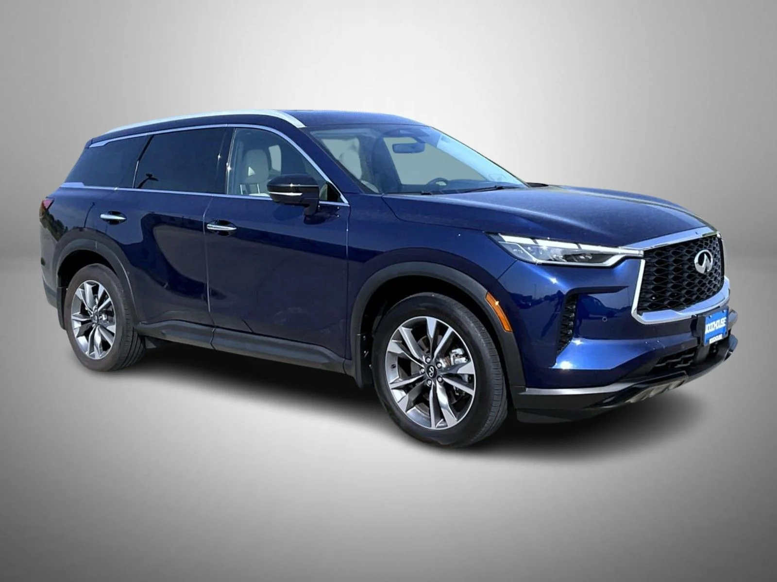 Used 2023 Blue INFINITI LUXE image 3