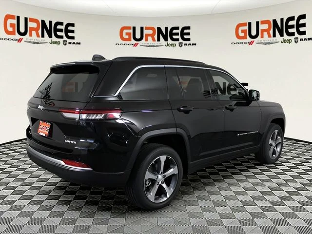 New 2026 Diamond Black Crystal Pearl-Coat Exterior Paint Jeep Limited image 17