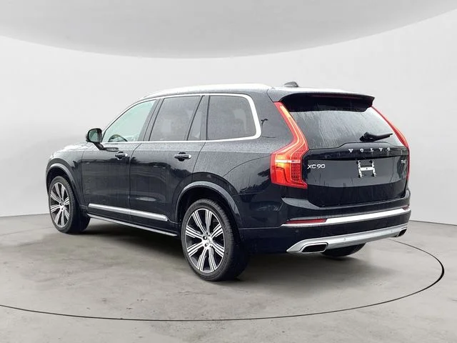 Used 2021 Onyx Black Metallic Volvo T6 Inscription image 3