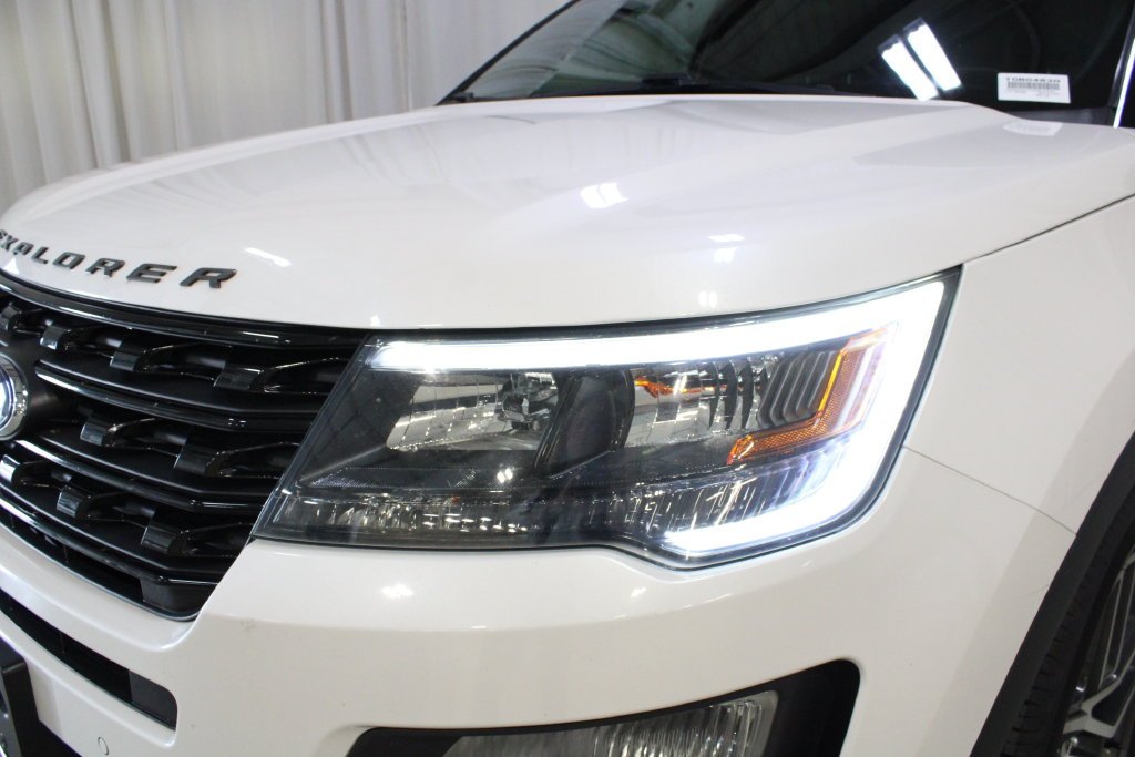Used 2017 White Ford Sport image 35