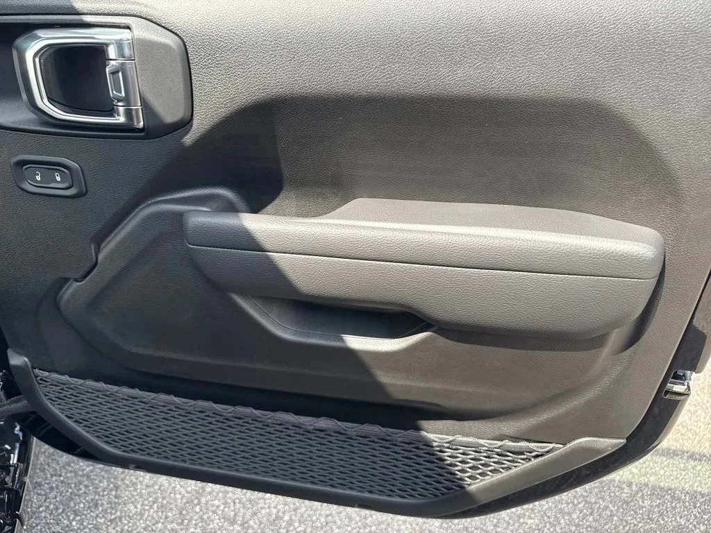 New 2025 Black Clearcoat Jeep Sport S image 33